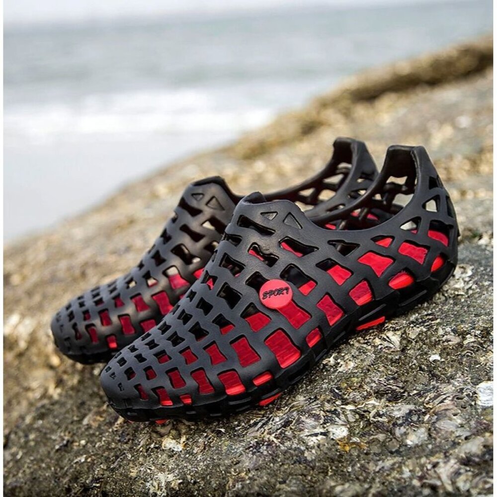 Sporty Water Shoes 41 US Men 8 Women 9.5 Unisex Black Red Rubber Mesh Pool Beach
